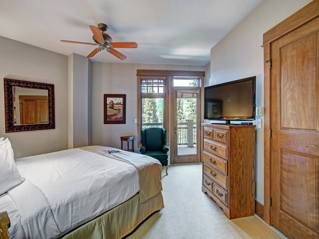 Luxury 3 BR in River Run Village Featuring Ski in, ski out! Vacation Rental in Dillon - RedAwning
