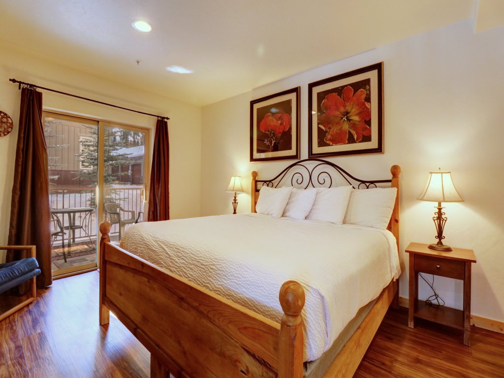 101 Lodge at Riverbend Vacation Rental in Colorado - RedAwning
