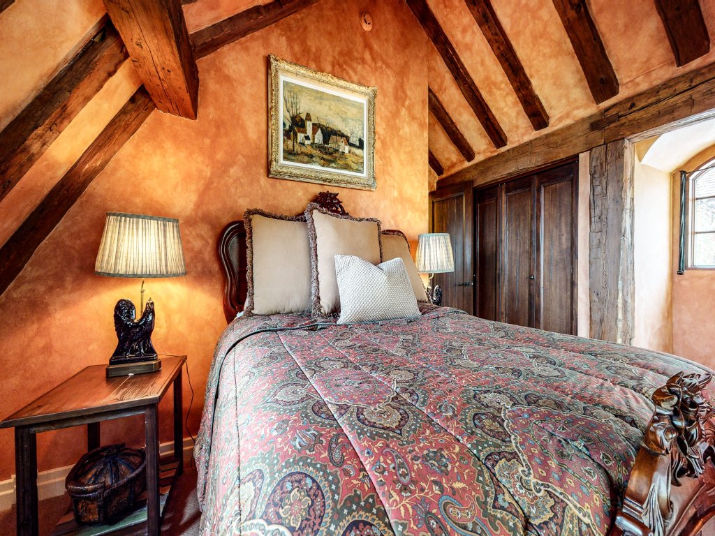 Juniper Ridge 16 5000 sq ft, Grand Chateau at Eagle, Expansive Mountain Views Vacation Rental in Mammoth Lakes - RedAwning