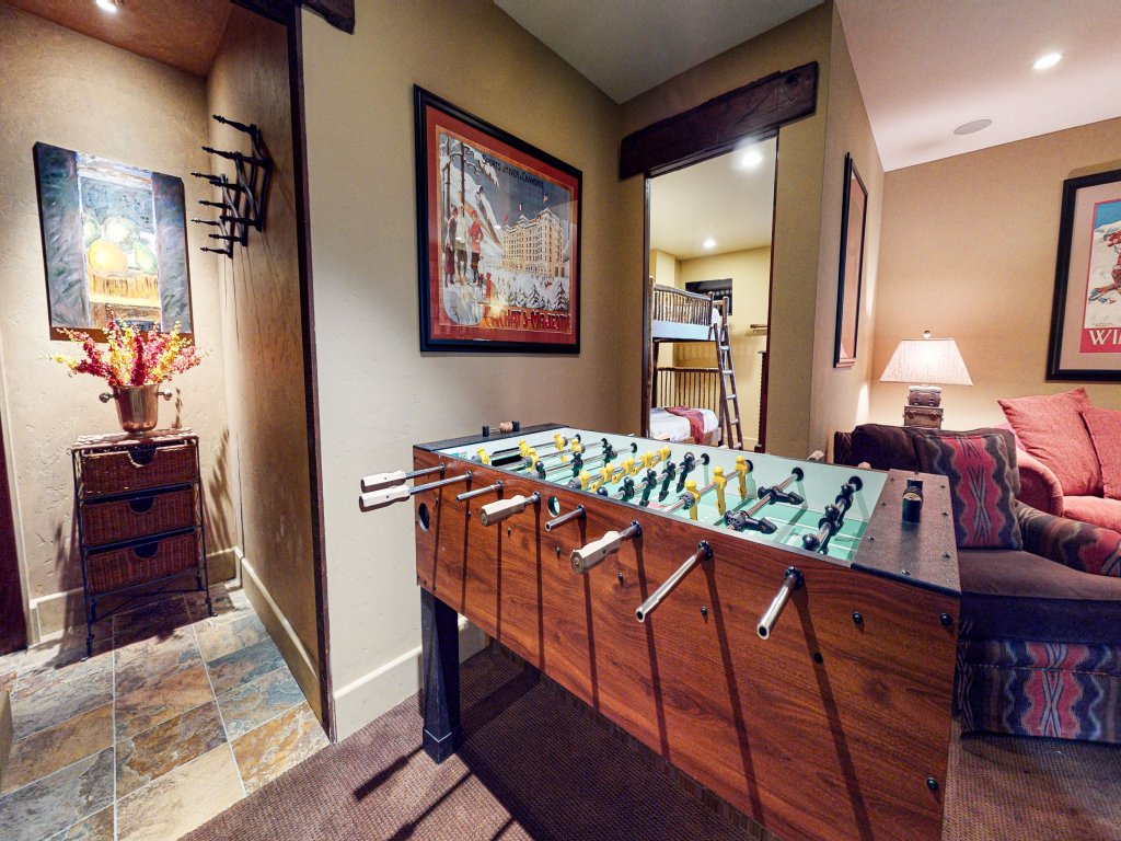 Juniper Ridge 16 5000 sq ft, Grand Chateau at Eagle, Expansive Mountain Views Vacation Rental in Mammoth Lakes - RedAwning