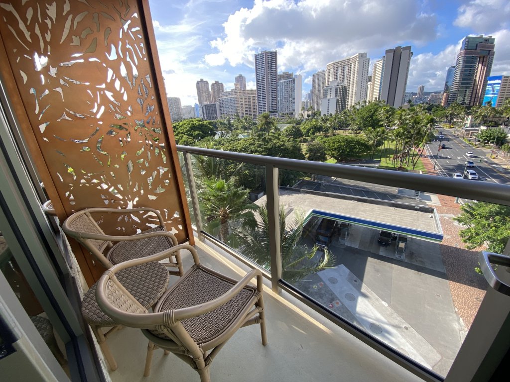 Lovely Luana Waikiki Studio Vacation Rental in Honolulu - RedAwning