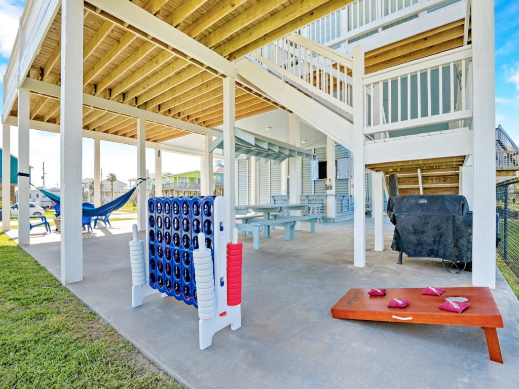 Ohana Beach House Vacation Rental in Texas - RedAwning