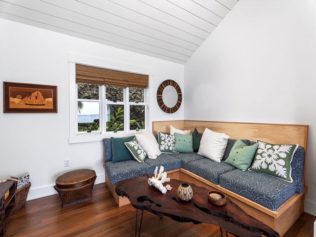 Hale Ona Loa Vacation Rental in Kailua Kona - RedAwning