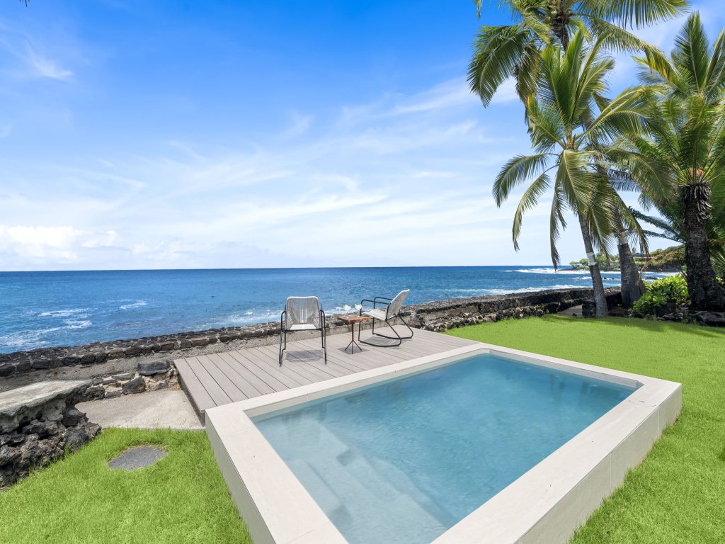 Hale Ona Loa Vacation Rental in Kailua Kona - RedAwning
