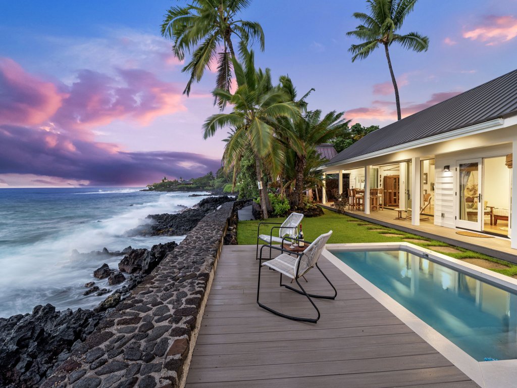 Hale Ona Loa Vacation Rental in Kailua Kona - RedAwning