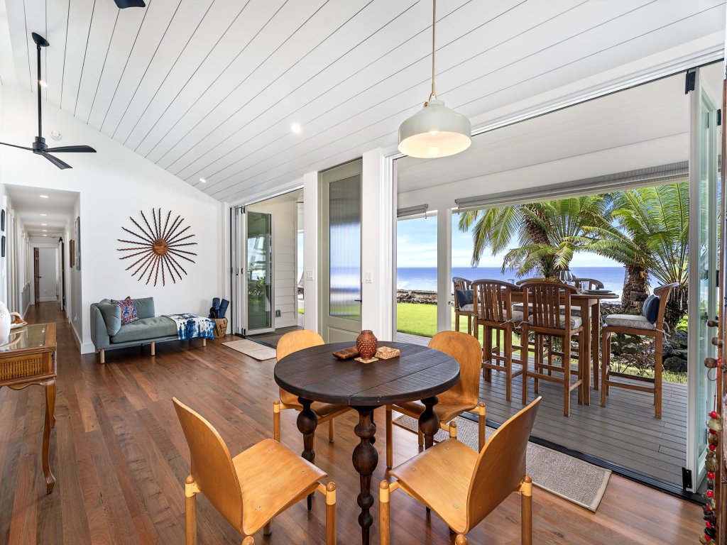 Hale Ona Loa Vacation Rental in Kailua Kona - RedAwning