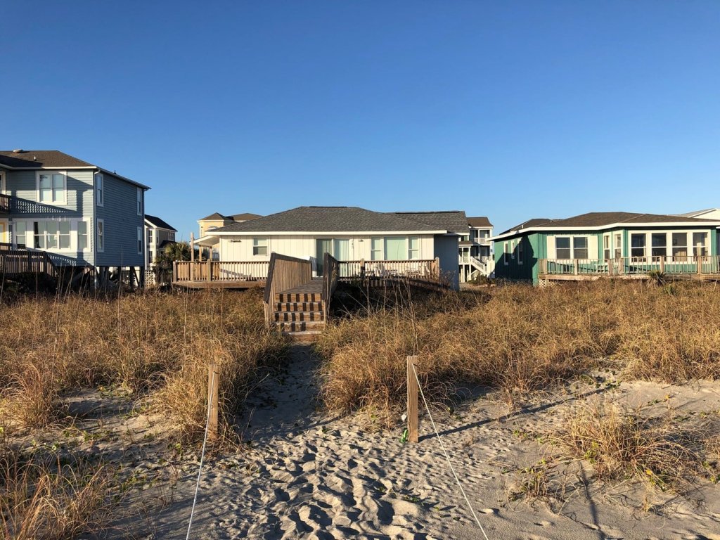 Meant To Be / 743 Ocean Blvd. West Vacation Rental in Holden Beach - RedAwning