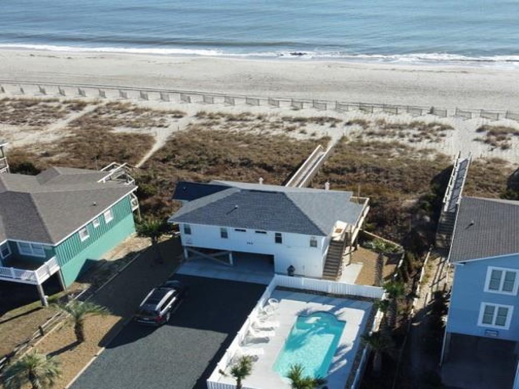 Meant To Be / 743 Ocean Blvd. West Vacation Rental in Holden Beach - RedAwning