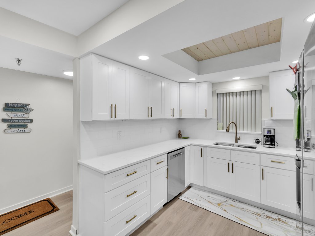 Magnificent Gulf Front Condo Located Directly on the Ocean Vacation Rental in Indian Rocks Beach - RedAwning