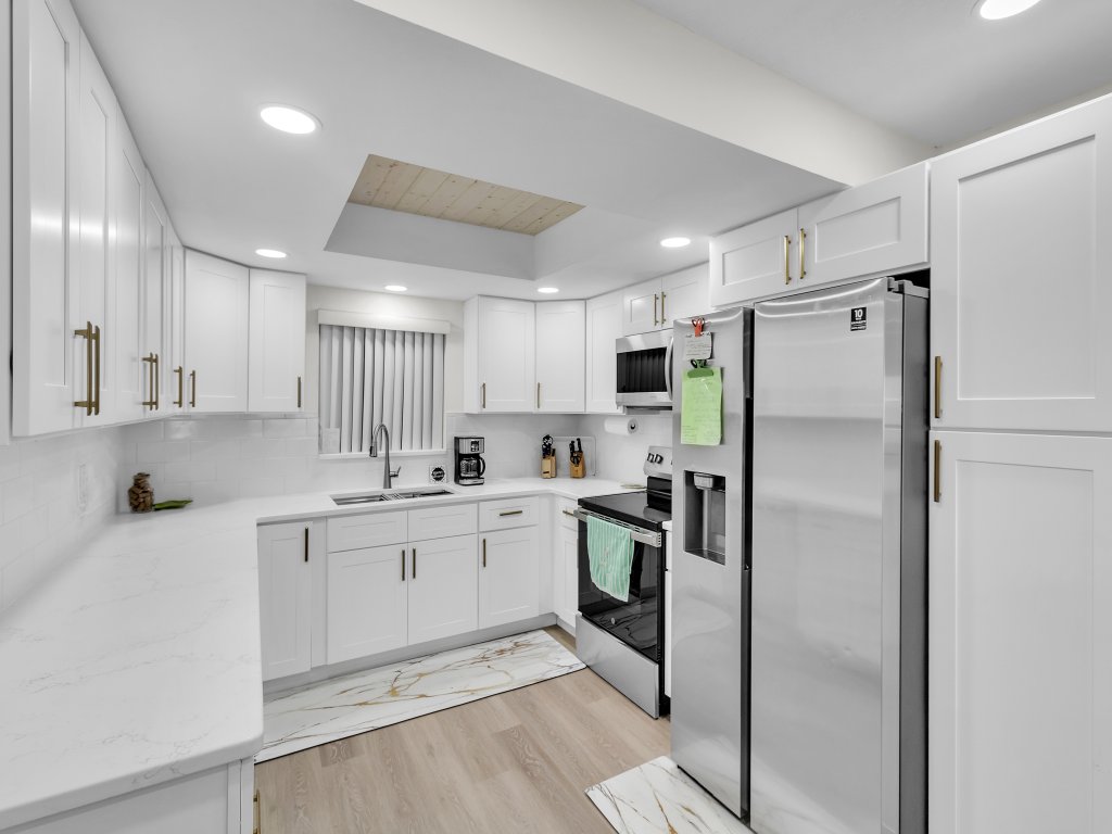 Magnificent Gulf Front Condo Located Directly on the Ocean Vacation Rental in Indian Rocks Beach - RedAwning