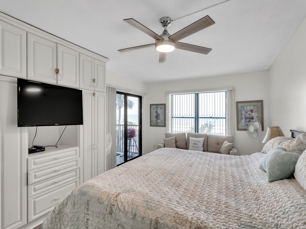 Magnificent Gulf Front Condo Located Directly on the Ocean Vacation Rental in Indian Rocks Beach - RedAwning