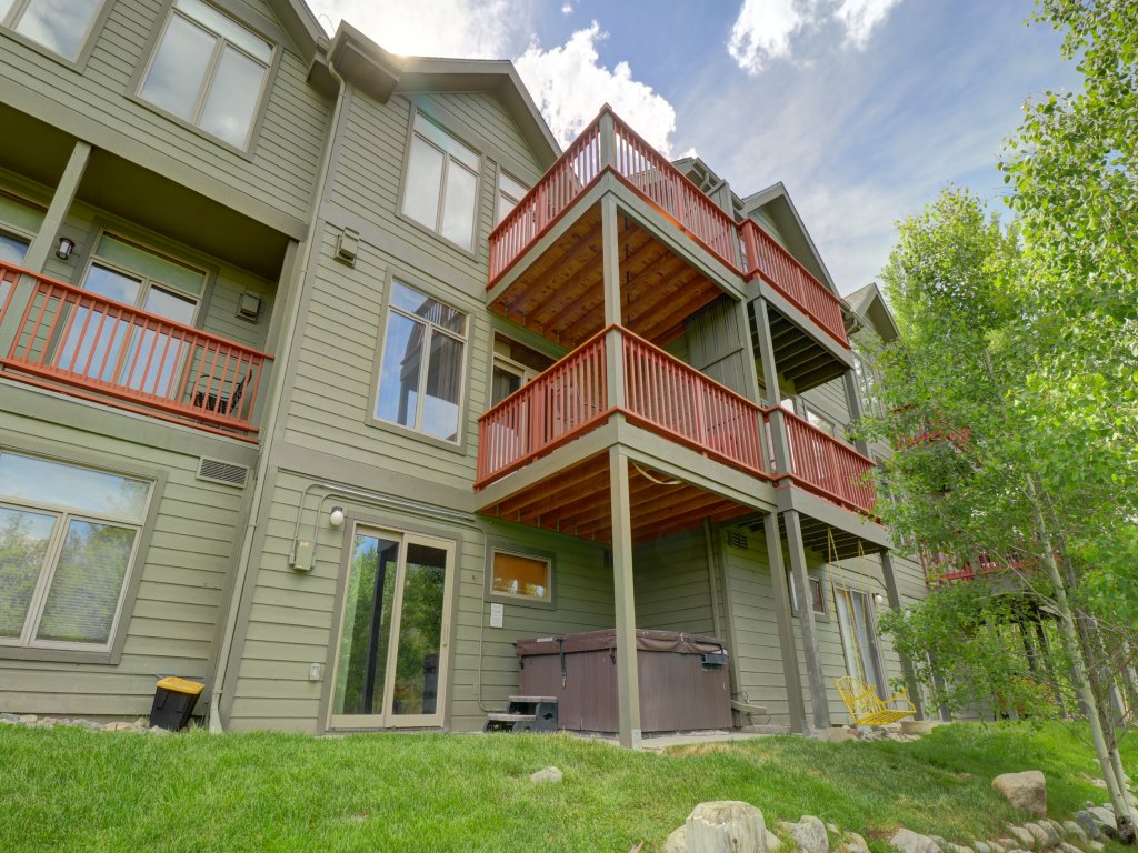 Prospect Point 3Br+Den 3.5Ba Vacation Rental in Colorado - RedAwning