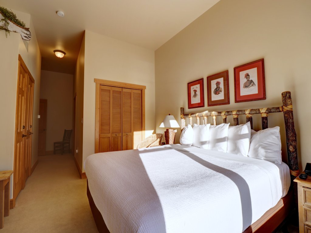 Spacious Copper Springs Condo Surrounded by Beautiful Views - CS431 Vacation Rental in Copper Mountain - RedAwning