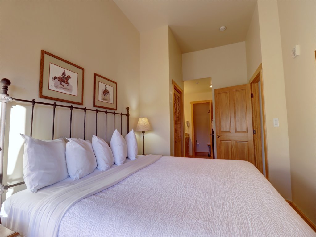 Spacious Copper Springs Condo Surrounded by Beautiful Views - CS431 Vacation Rental in Copper Mountain - RedAwning