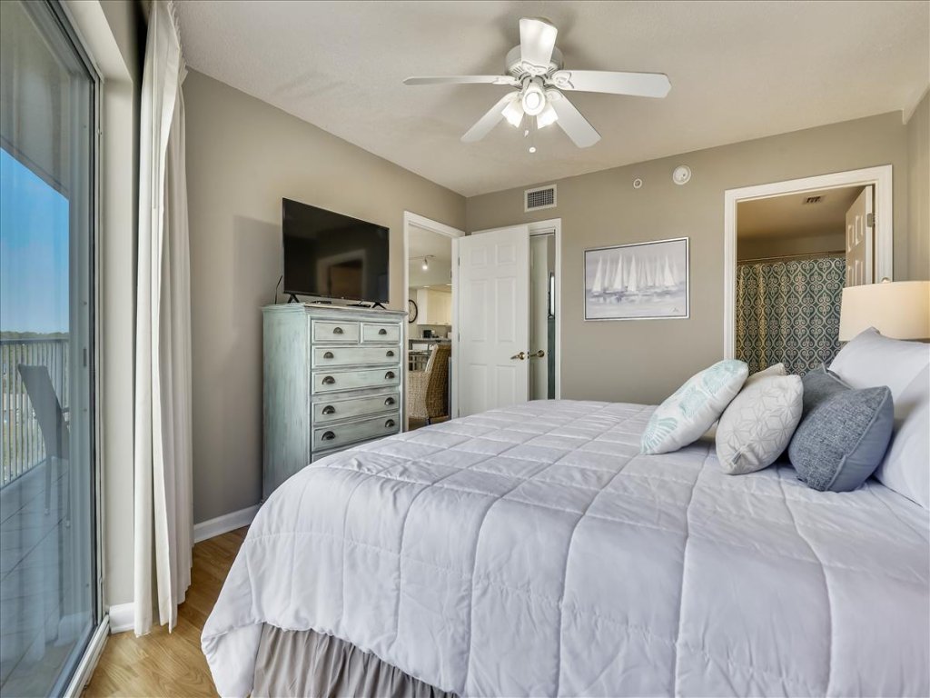 Seacrest 710 is 2 BR Top Floor Gulf Side unit - Beautifully decorated Vacation Rental in Fort Walton Beach - RedAwning