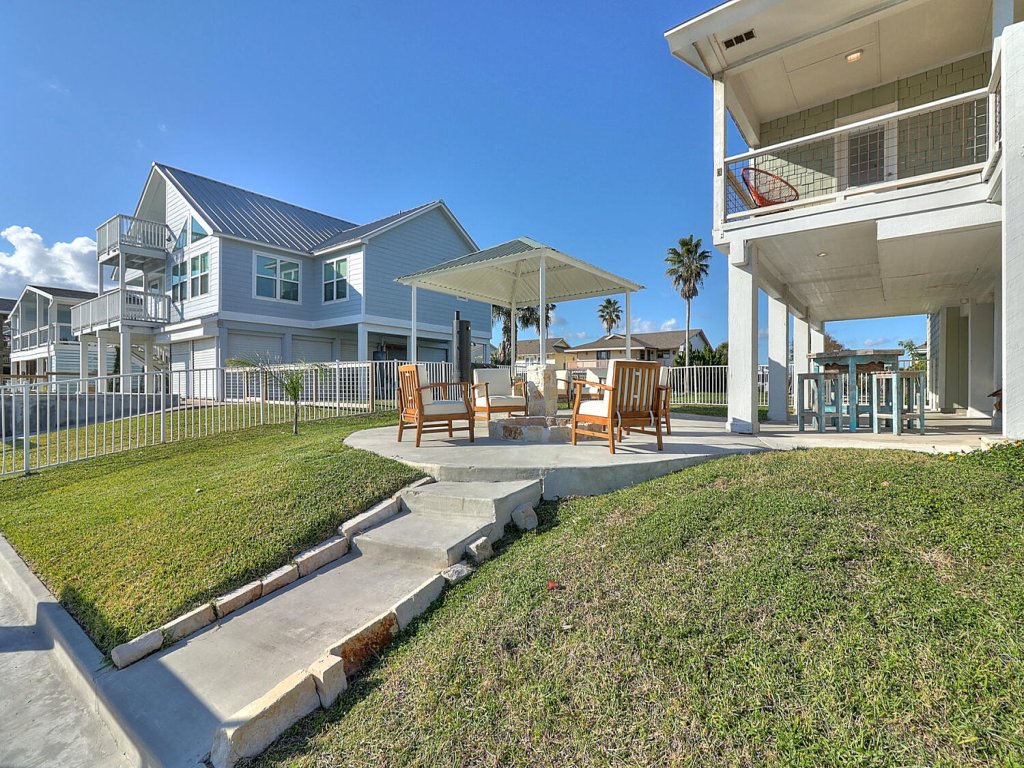 Royal Estes Vacation Rental in Texas - RedAwning