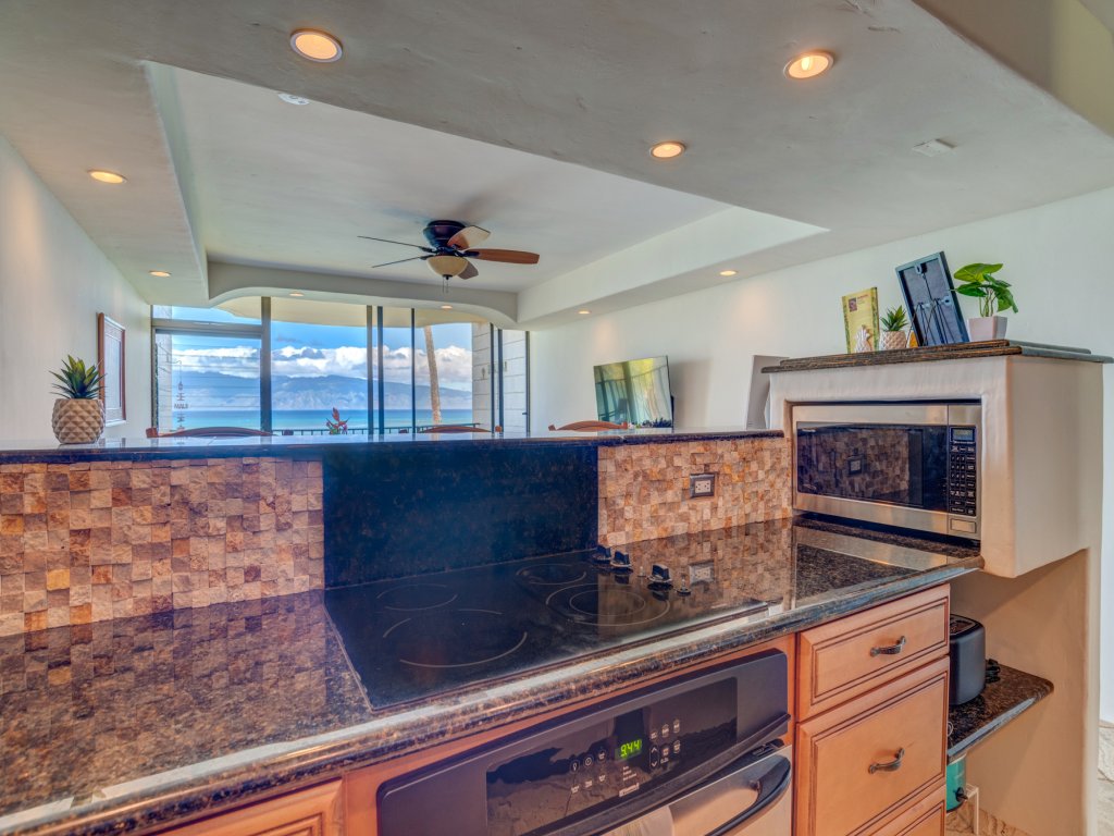 Kahana Reef #310 Vacation Rental in Lahaina - RedAwning