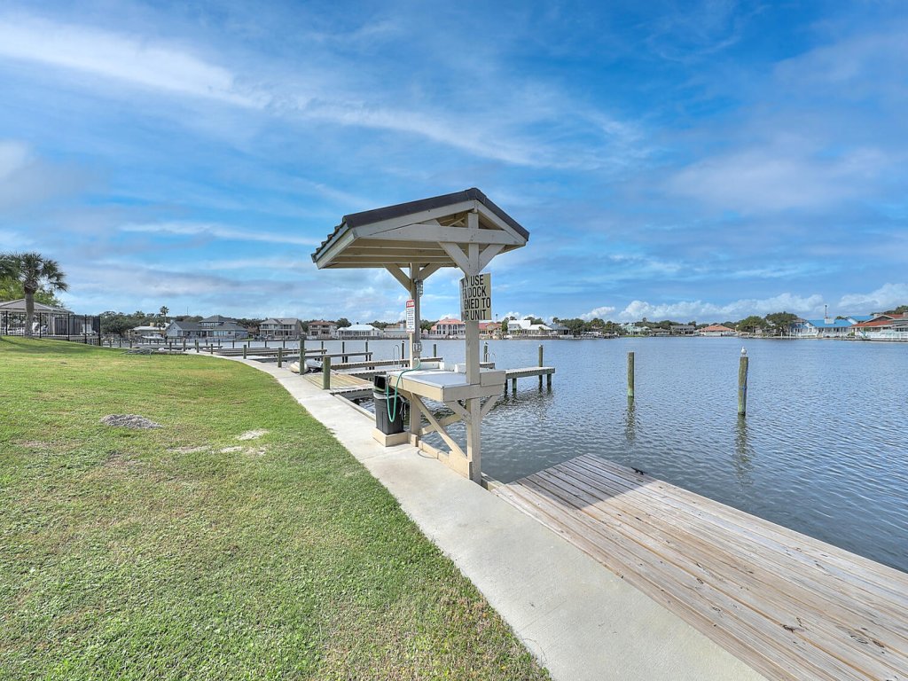 Dock Holiday Vacation Rental in Rockport - RedAwning
