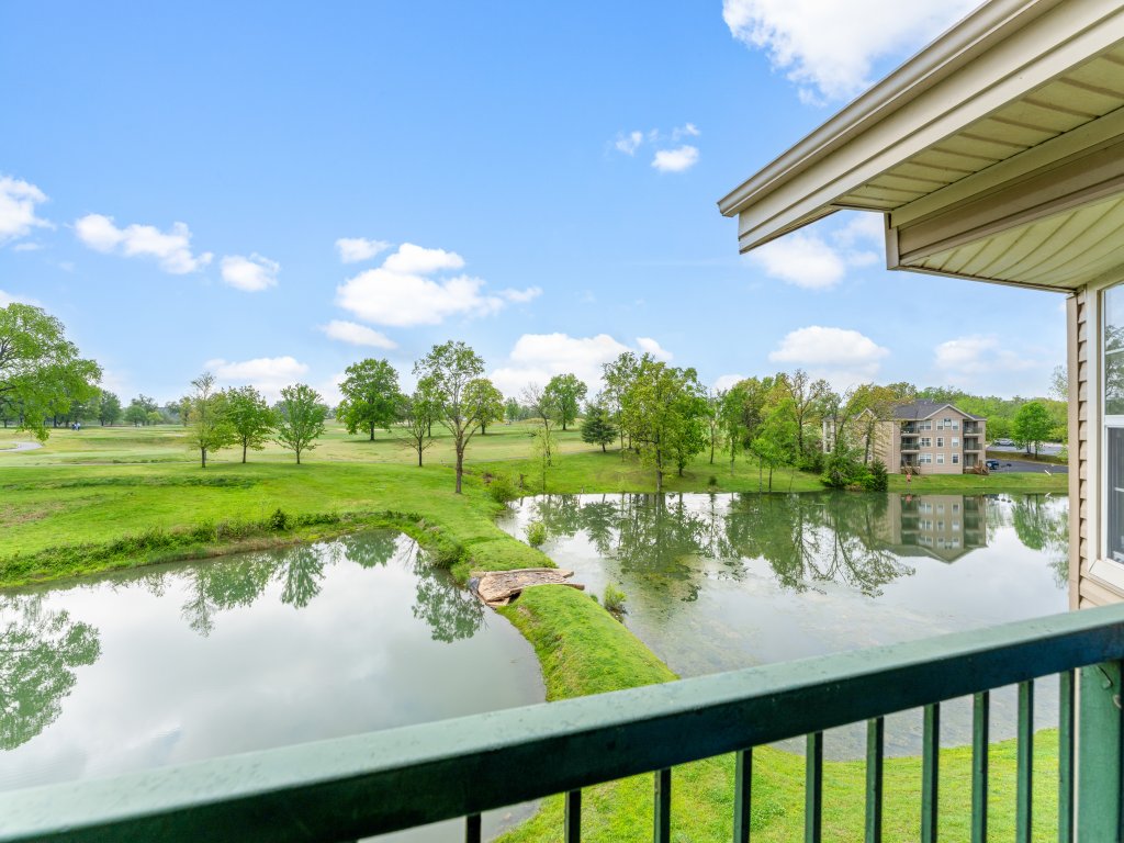 HHL-G10 -Fairway Heights Vacation Rental in Branson - RedAwning