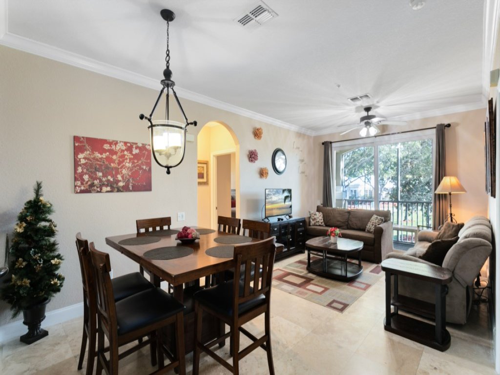 Spacious 3 bed, 2 bath Condo in Gated Community Vacation Rental in Kissimmee - RedAwning