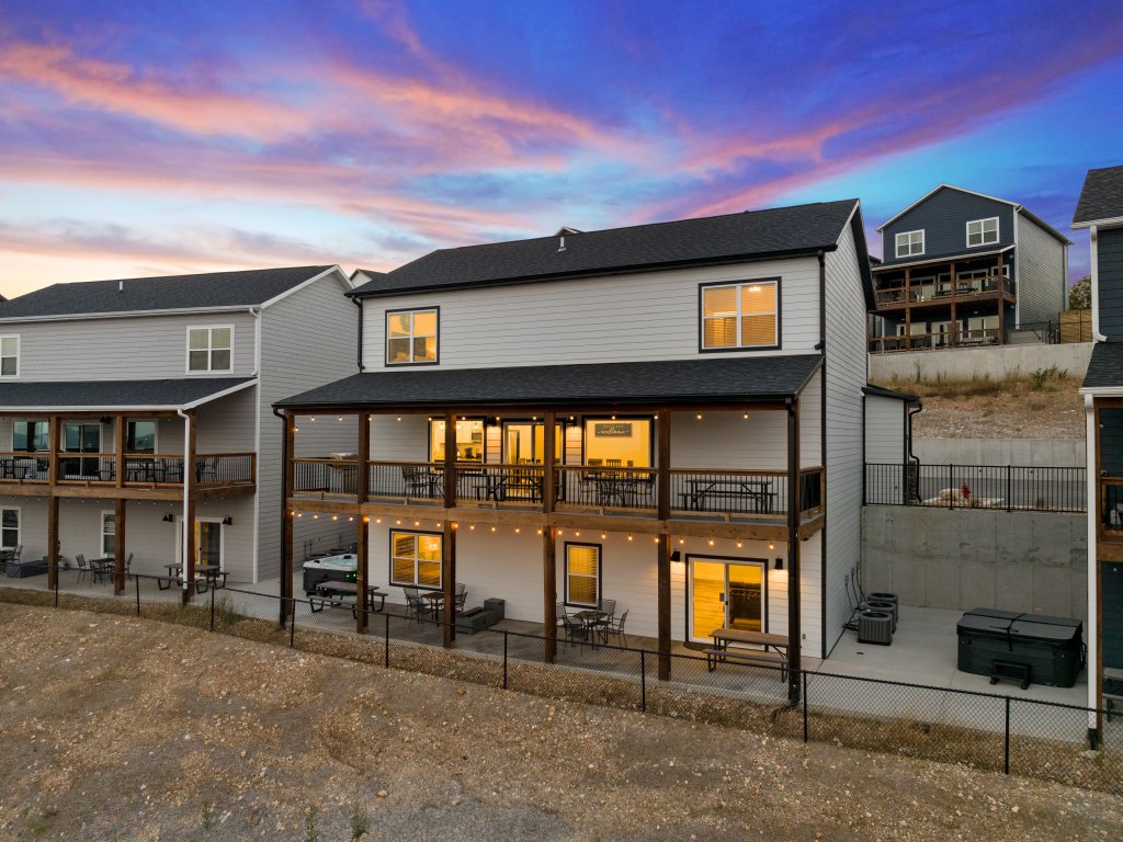 CM132- Summer Breeze Vacation Rental in Branson - RedAwning