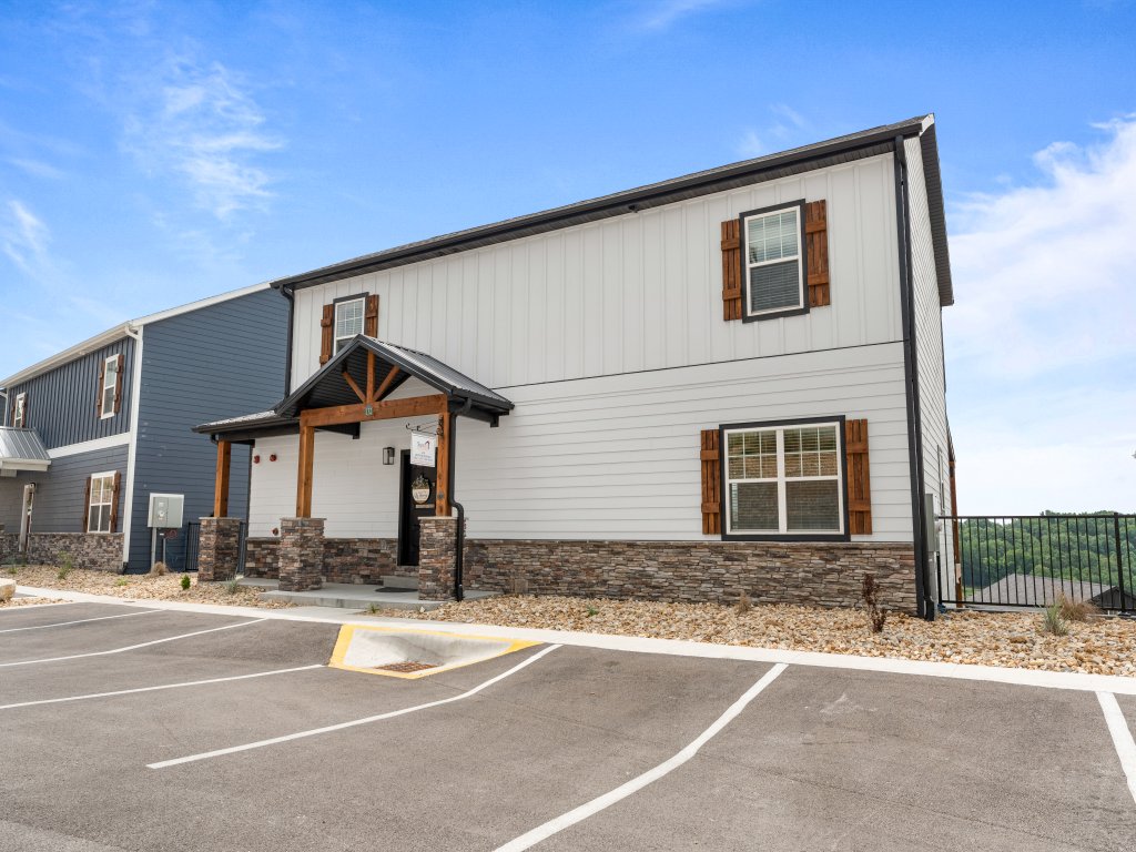 CM132- Summer Breeze Vacation Rental in Branson - RedAwning