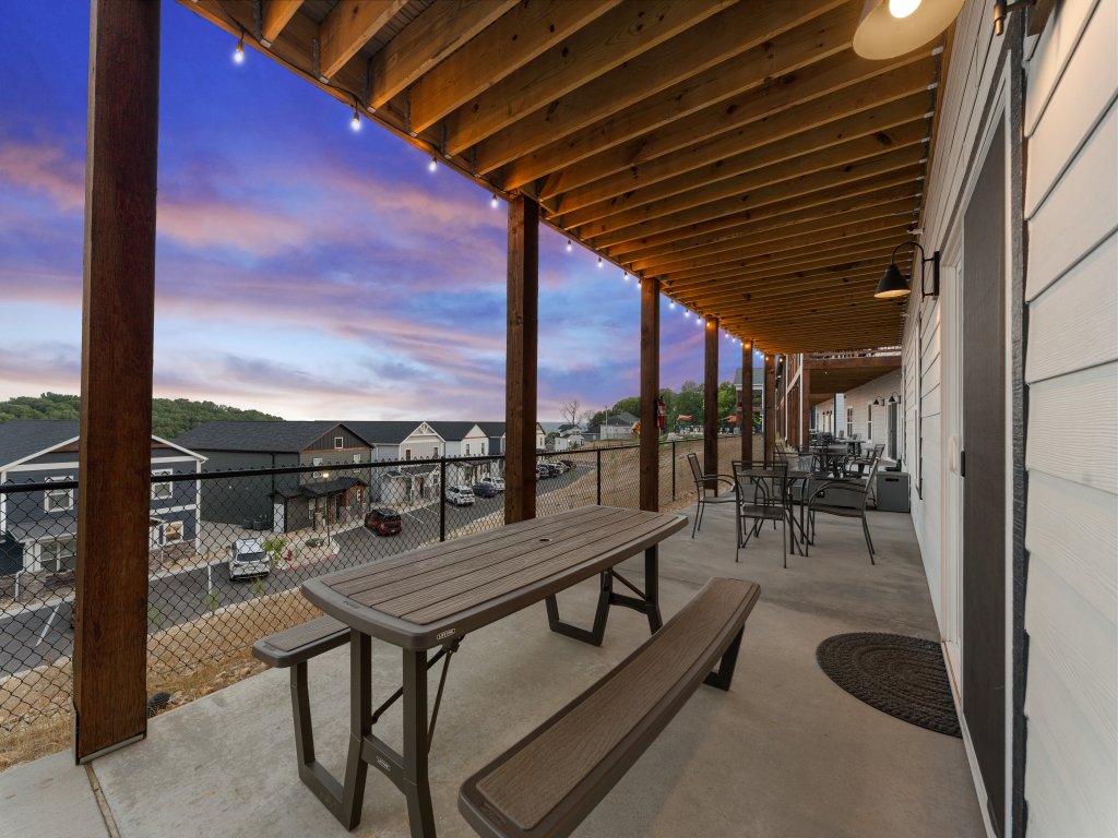 CM132- Summer Breeze Vacation Rental in Branson - RedAwning