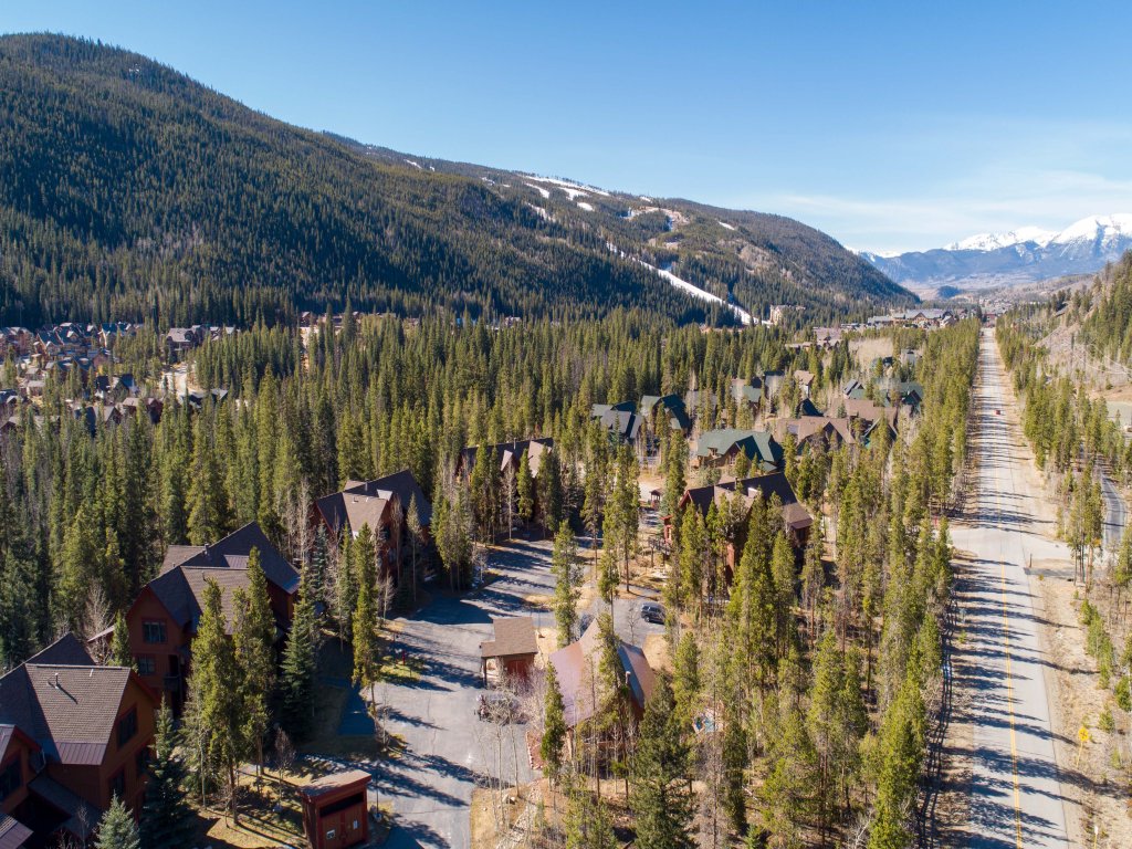 8758 Trappers Crossing Vacation Rental in Keystone - RedAwning