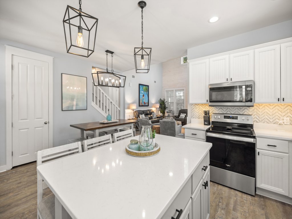 1352 Laurel Grove Vacation Rental in Miramar Beach - RedAwning
