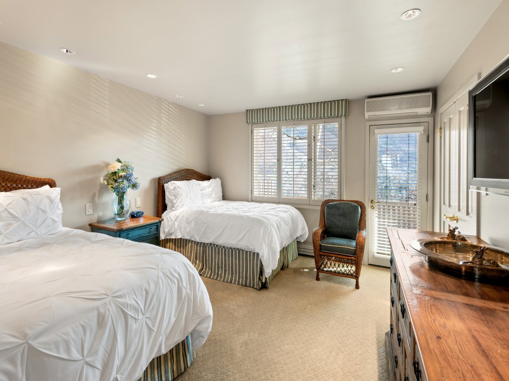 Aspen Alps Apartment #704 Vacation Rental in Aspen - RedAwning
