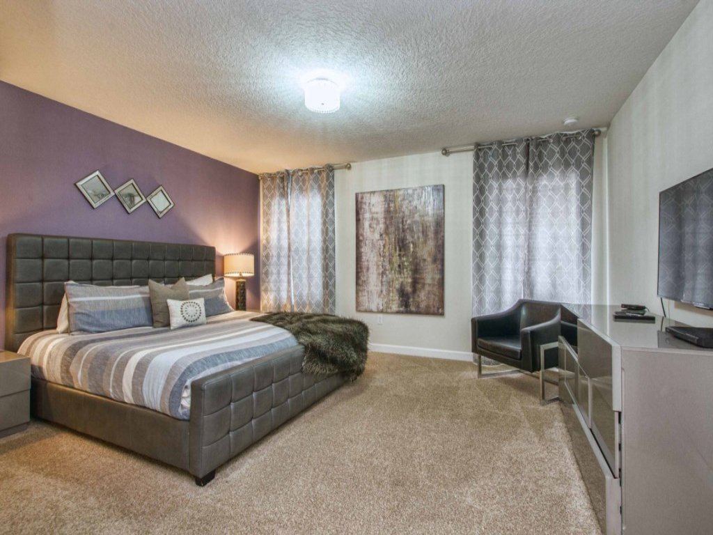 Stunning Vacation Villa with all the Amenities!  Across from Clubhouse, Gameroom Vacation Rental in Kissimmee - RedAwning