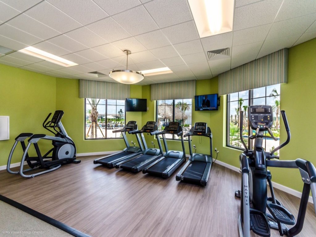 Stunning Vacation Villa with all the Amenities!  Across from Clubhouse, Gameroom Vacation Rental in Kissimmee - RedAwning