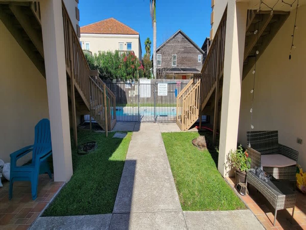 EZ Walk to Beach " Modern 2 bedroom " Sleeps Many Vacation Rental in South Padre Island - RedAwning