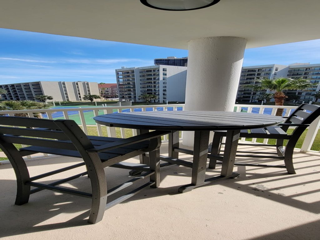 * Heated Pool * Sleeps Many Beachfront Resort Vacation Rental in South Padre Island - RedAwning