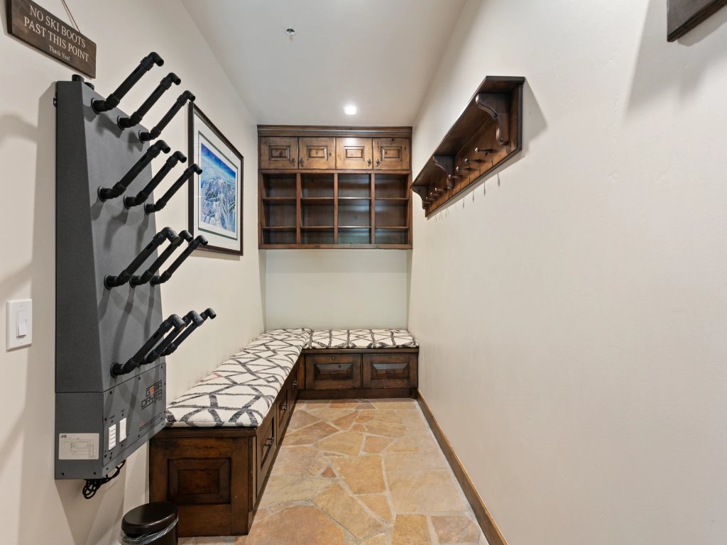 Stag Lodge at Deer Valley Resort - Four Bedroom Residence with Loft and Spa #29 Vacation Rental in Park City - RedAwning