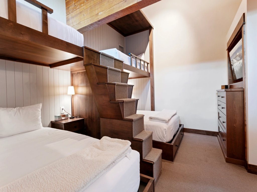 Stag Lodge at Deer Valley Resort - Four Bedroom Residence with Loft and Spa #29 Vacation Rental in Park City - RedAwning
