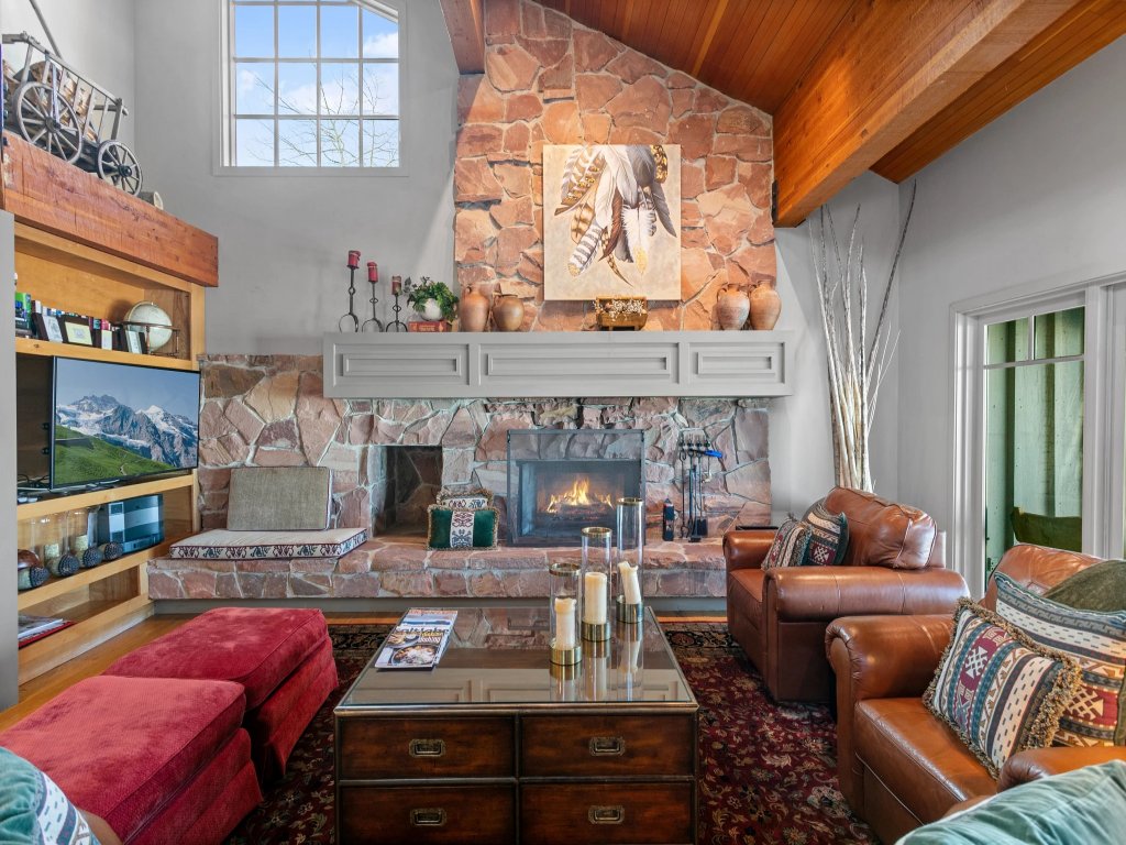 Stag Lodge at Deer Valley Resort - Three Bedroom Residence with Loft and Spa #14 Vacation Rental in Park City - RedAwning
