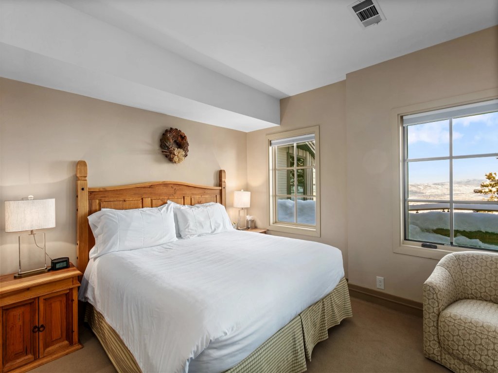 Stag Lodge at Deer Valley Resort - Three Bedroom Residence with Loft and Spa #14 Vacation Rental in Park City - RedAwning