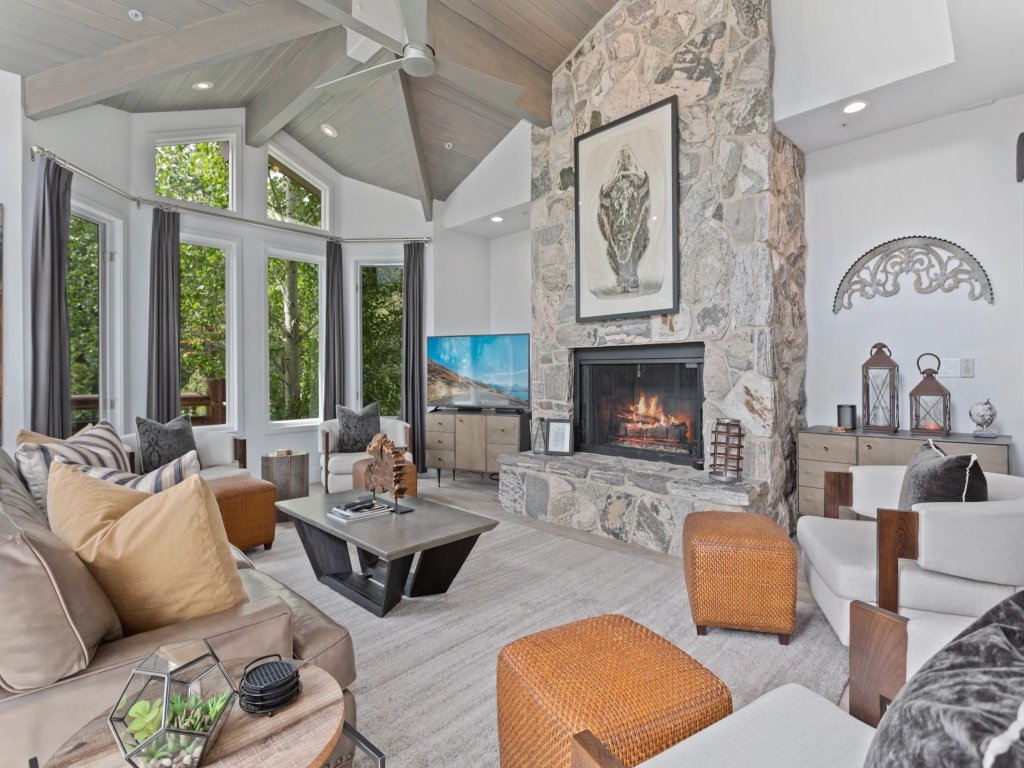 Trail's End Lodge at Deer Valley Resort - Four Bedroom Residence with Spa #15 Vacation Rental in Park City - RedAwning