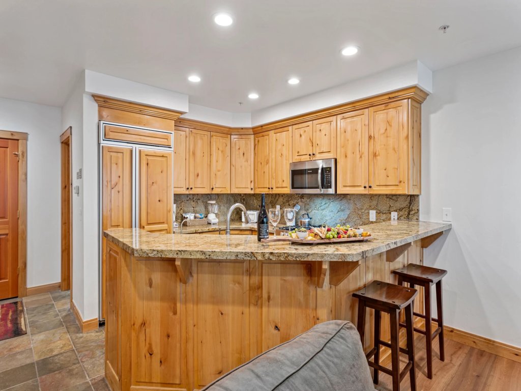 Trail's End Lodge at Deer Valley Resort - One Bedroom Residence with Spa #104 Vacation Rental in Park City - RedAwning