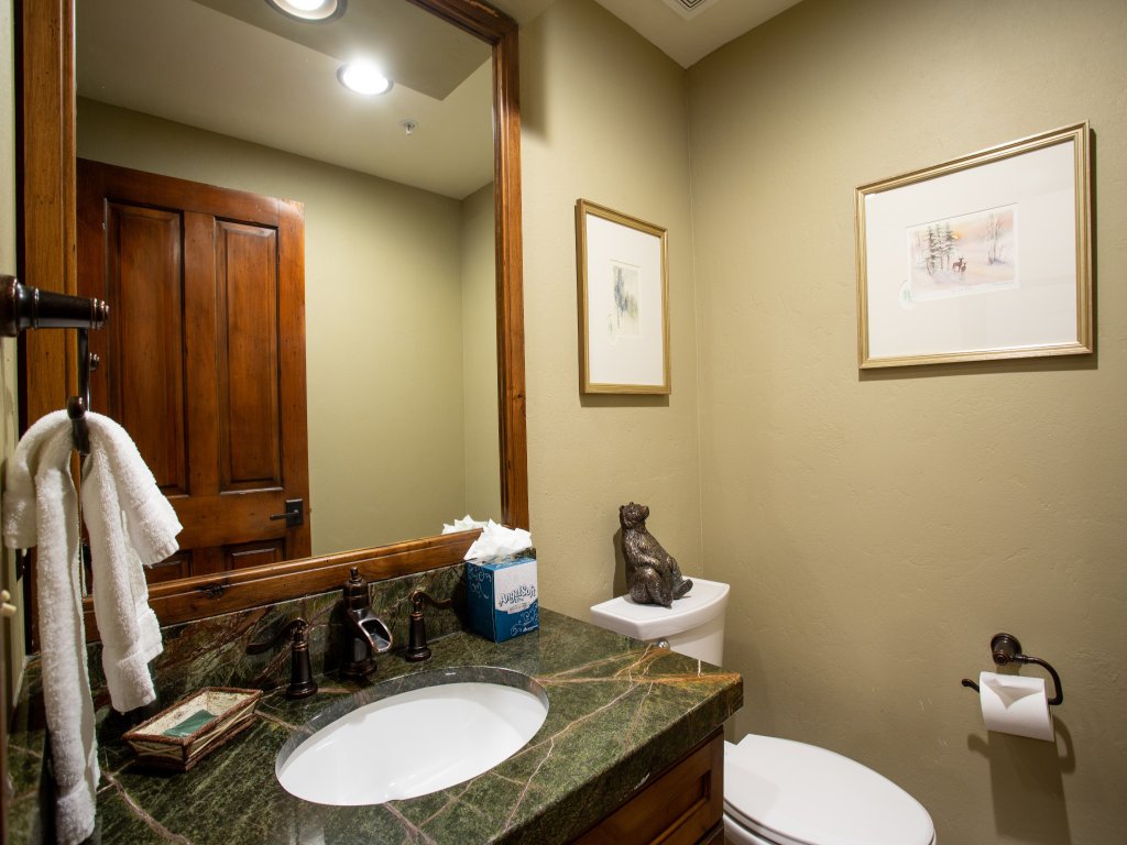 Trail's End Lodge at Deer Valley Resort - Three Bedroom Residence with Spa #301 Vacation Rental in Park City - RedAwning