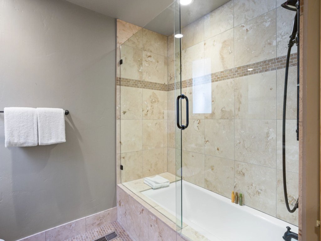 Trail's End Lodge at Deer Valley Resort - Four Bedroom Residence with Spa #12 Vacation Rental in Park City - RedAwning