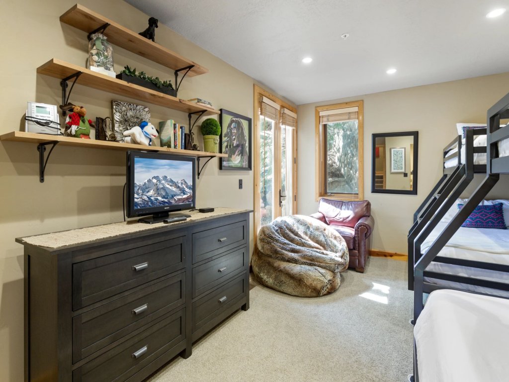 Trail's End Lodge at Deer Valley Resort - Four Bedroom Residence with Spa #12 Vacation Rental in Park City - RedAwning