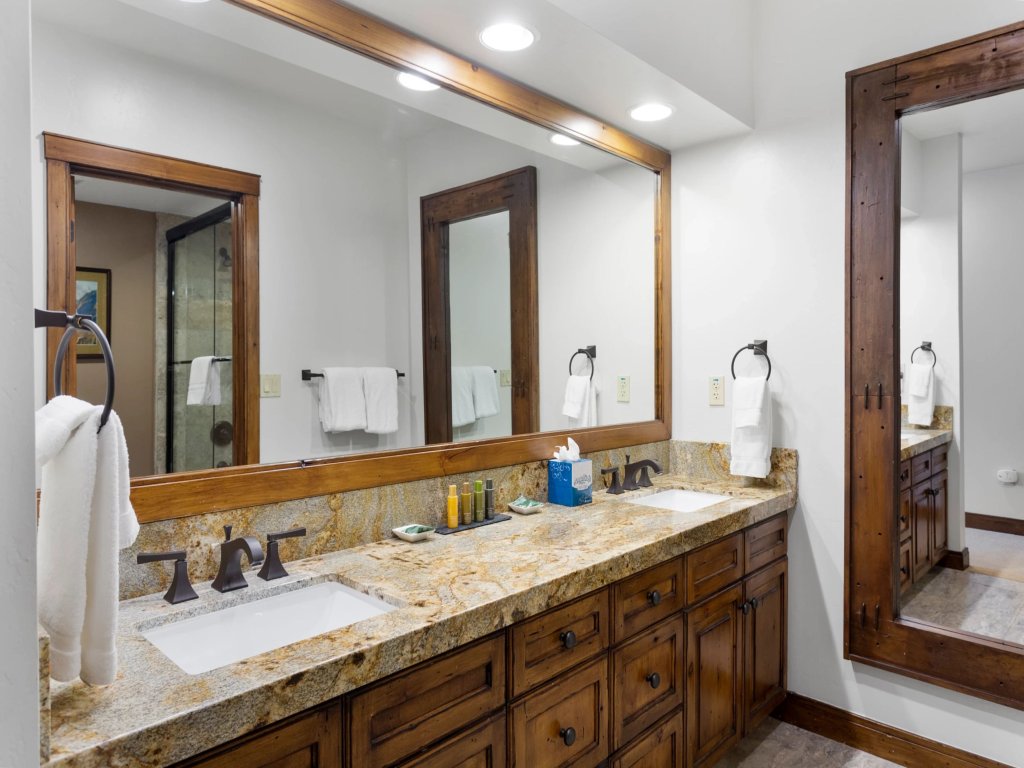 Trail's End Lodge at Deer Valley Resort - Two Bedroom Residence with Den and Spa #202 Vacation Rental in Park City - RedAwning