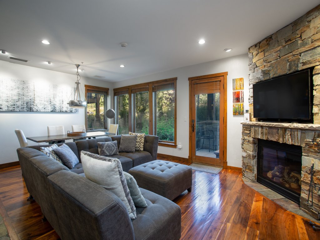 1 Bedroom Condo with Spa - Silver Baron Lodge Vacation Rental in Park City - RedAwning