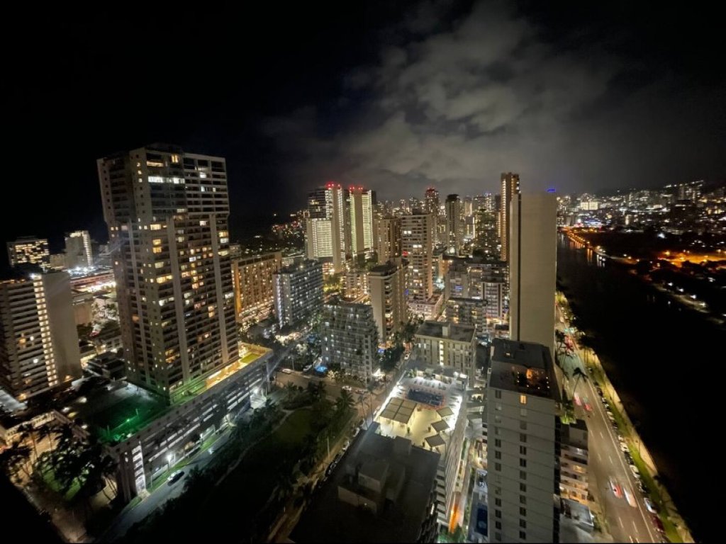 Island Colony Ocean View Studio Vacation Rental in Honolulu - RedAwning