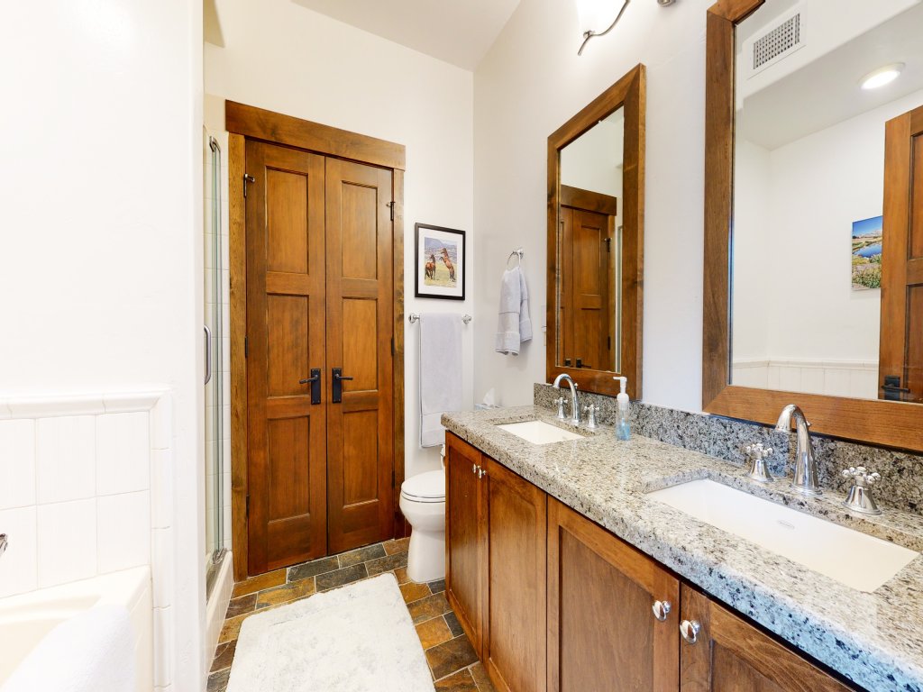 Woodwinds 1271 Spacious Mountain Modern Home with Private Hot Tub, Fireplace and Garage Vacation Rental in Mammoth Lakes - RedAwning
