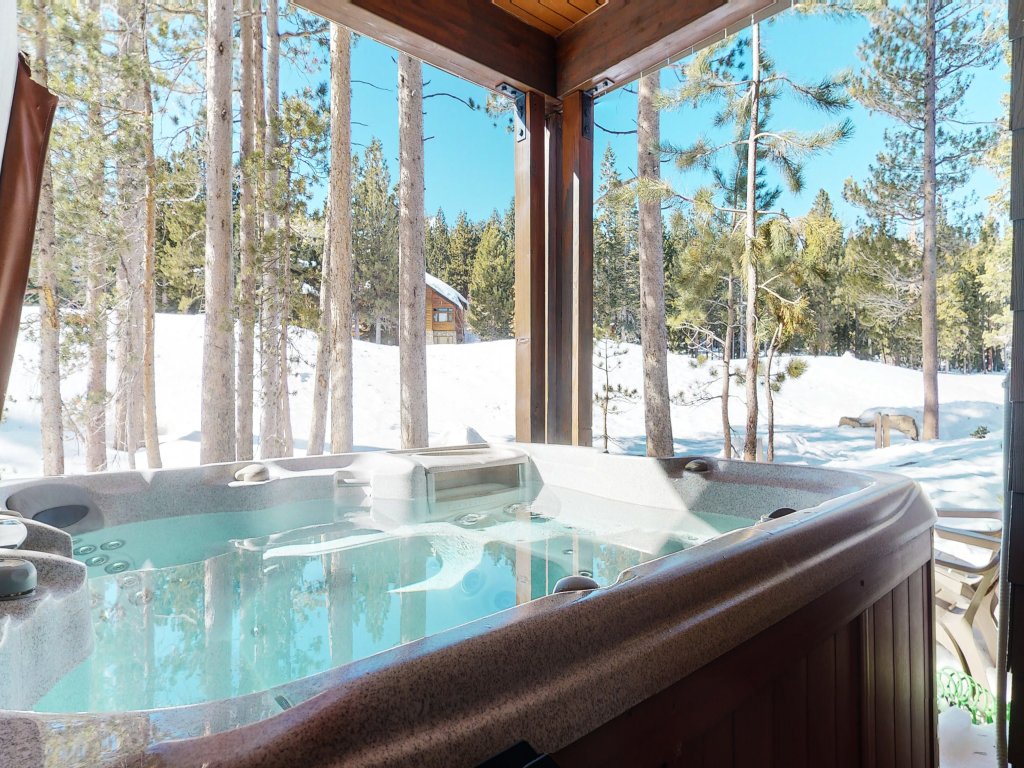 Woodwinds 1271 Spacious Mountain Modern Home with Private Hot Tub, Fireplace and Garage Vacation Rental in Mammoth Lakes - RedAwning
