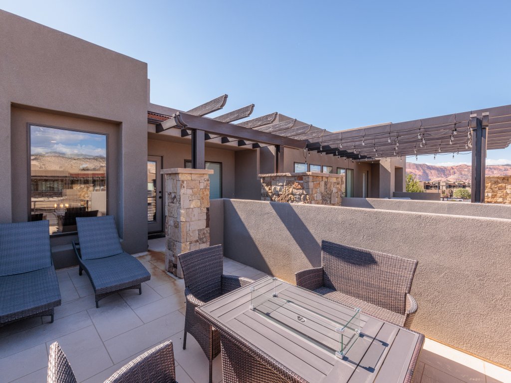 Ledges Oasis Vacation Rental in St. George - RedAwning