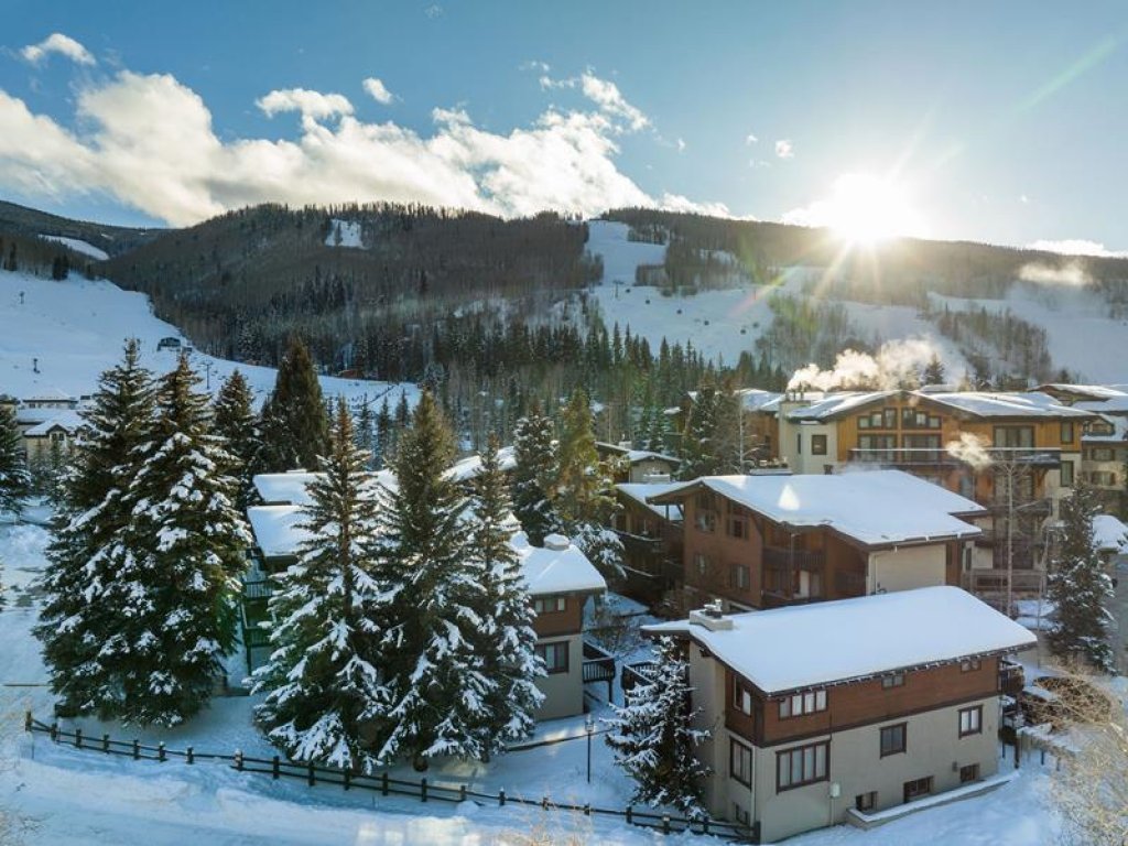 All Seasons Condo Walk to Vail Village & Gondola 1 Vacation Rental in Vail - RedAwning